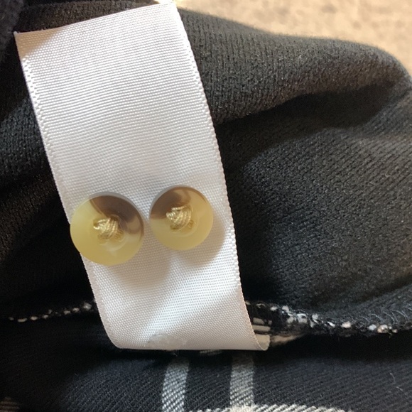 JACHS GIRLFRIEND FLANNEL BUTTON UP - Picture 9 of 9